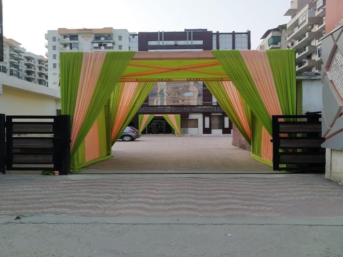 Genx Le Crescent Ghaziabad Hotel Exterior foto