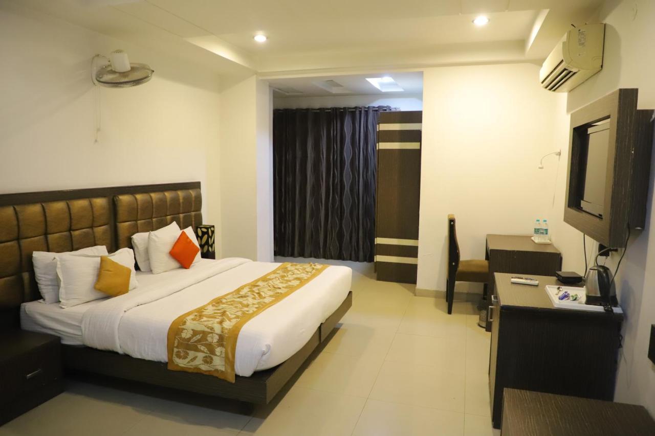 Genx Le Crescent Ghaziabad Hotel Exterior foto