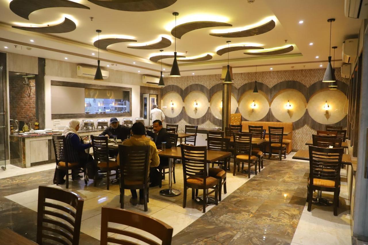 Genx Le Crescent Ghaziabad Hotel Exterior foto