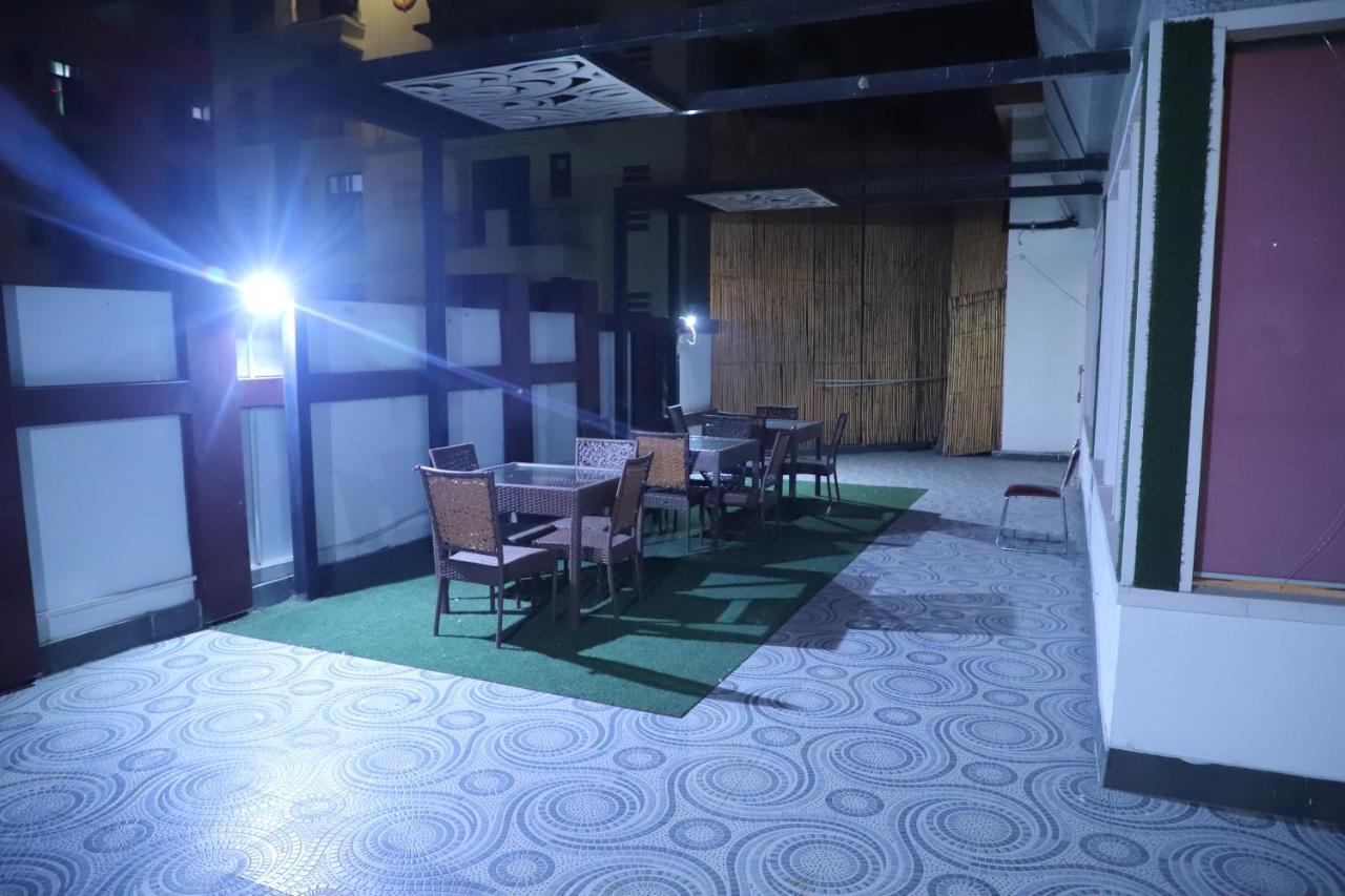 Genx Le Crescent Ghaziabad Hotel Exterior foto