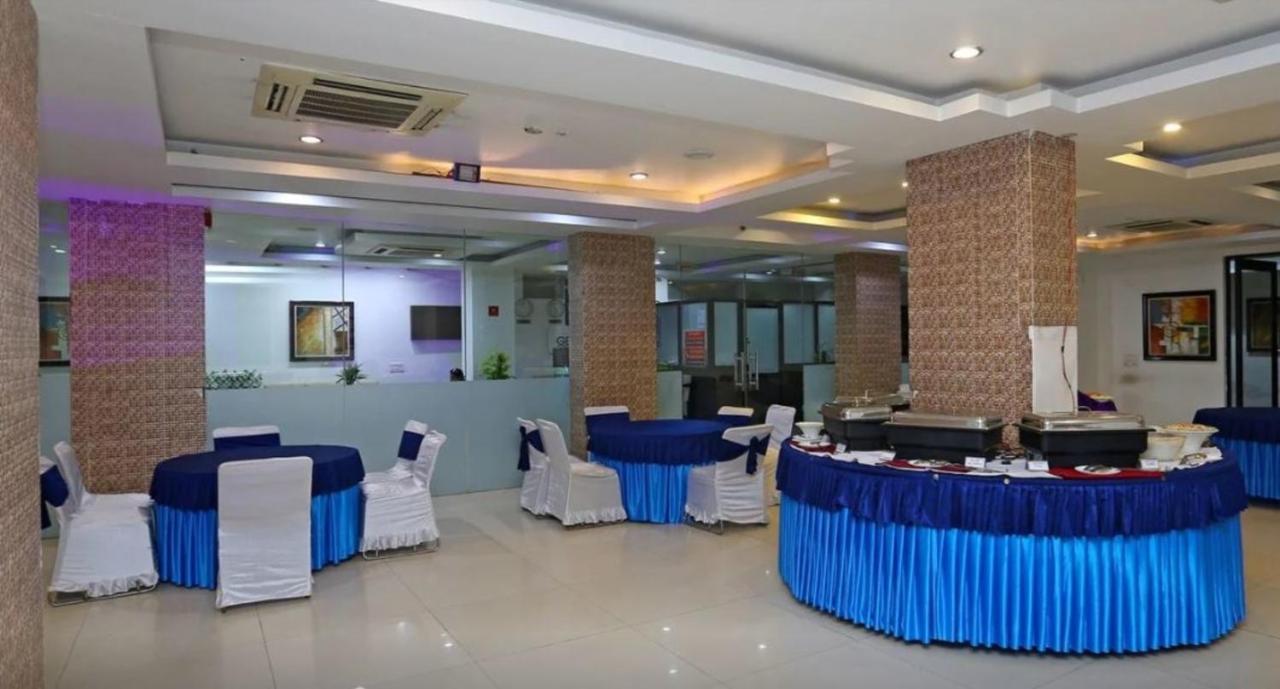 Genx Le Crescent Ghaziabad Hotel Exterior foto