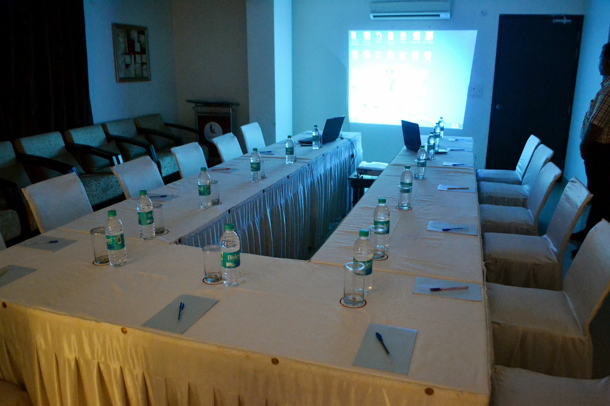 Genx Le Crescent Ghaziabad Hotel Exterior foto